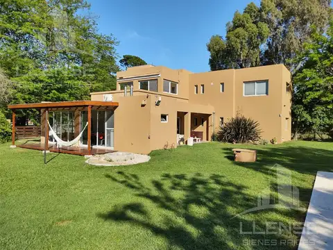 Casa 5 ambientes semiamoblada con piscina en alquiler - Barrio Parque Estancia San Juan Hudson