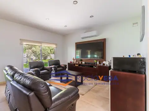 Casa 4 ambientes con 4 baños