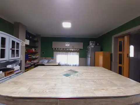 Casa 6 ambientes con 3 baños