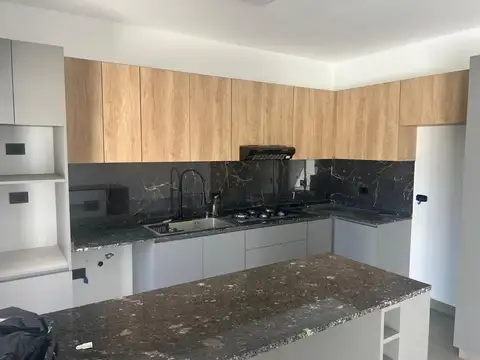 Casa 4 ambientes con 3 baños