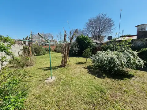 Casa 5 ambientes con 1 baño