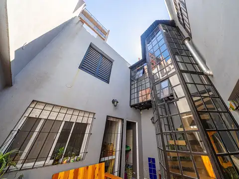 CASA DE PASILLO EN VENTA 3 DORMITORIOS ZONA CENTRO