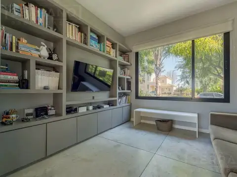 Casa en alquiler Temporal con pileta y vista al lago en San Isidro Labrador