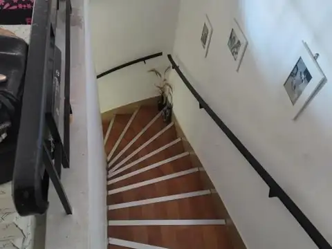 Depto Tipo Casa 4 ambientes con 2 baños