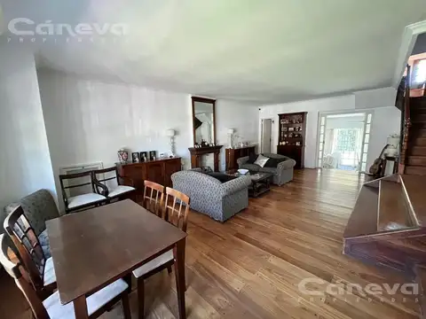 Espectacular casa con jardin y pileta