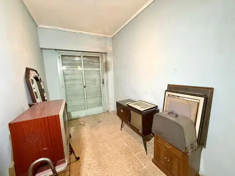 VENTA DEPARTAMENTO 4 AMBIENTES + LOCALES