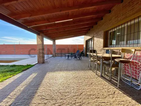 Casa 7 ambientes con 1 baño