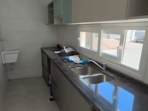 Alquiler - 3 ambientes al frente con balcón - Estrenar - Almagro