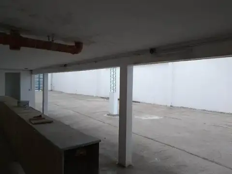 Vendo Galpón Céntrico  (alquilado buena renta)