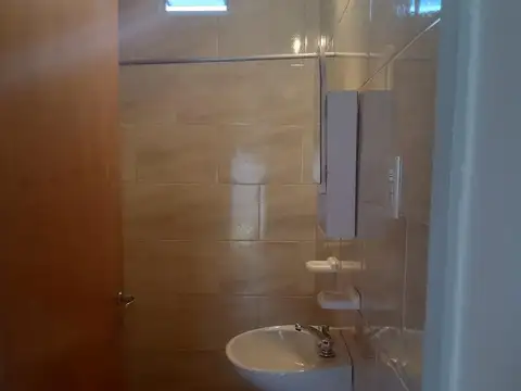 Departamento en Alquiler en Capitan Bermudez, $ 320.000