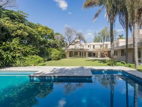 VENTA CASA ACASUSSO LA MEJOR CUADRA A MODERNIZAR