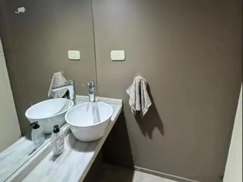 Oficina 3 ambientes con 2 baños