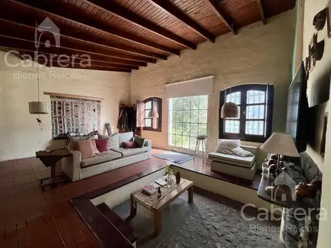 Casa 5 ambientes con 2 baños