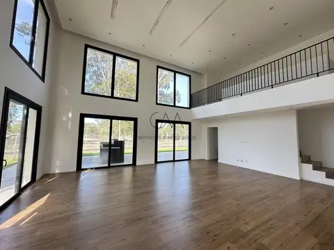 Casa en Alquiler de 3 dormitorios