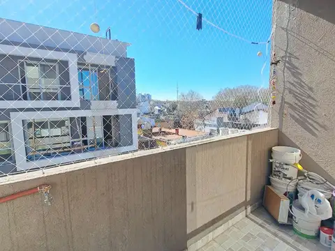 ALQUILER DE IMPERDIBLE DEPTO TIPO DÚPLEX 4 AMBIENTES!