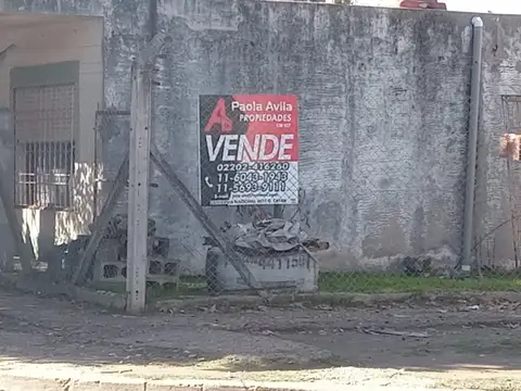 VENDO CASA 3 AMBIENTES ZONA COMERCIAL LA FORESTA