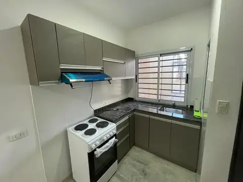 Departamento en Alquiler en Ezpeleta Este, $ 750.000
