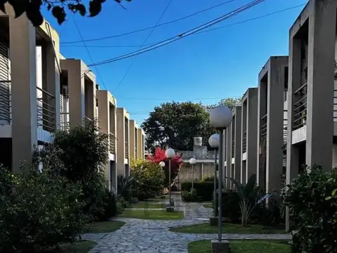 Venta Duplex en La Plata.- complejo cerrado -  Calle 58 e/ 29 y 30