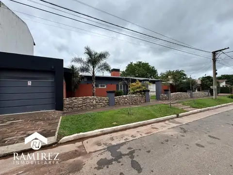 ¡CASA EN VILLA DEL DIQUE!