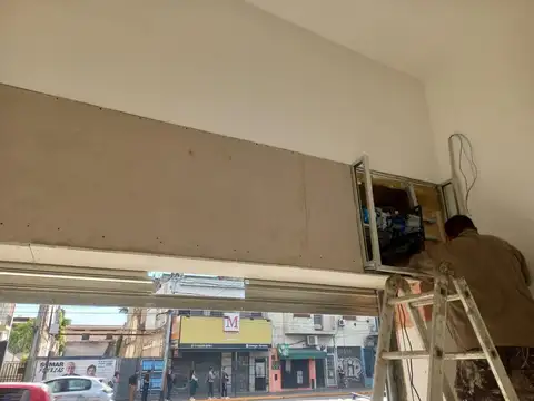 Local en Alquiler en Avellaneda, $ 800.000