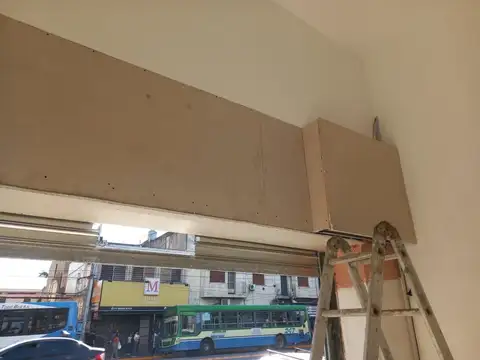 Local en Alquiler en Avellaneda, $ 800.000