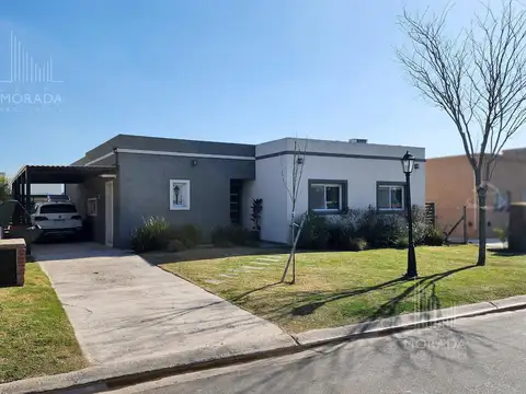 CASA EN VENTA 4 AMBIENTES PILAR DEL ESTE  CON PILETA