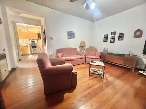 Depto Tipo Casa en Venta 50 años