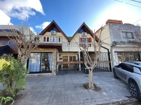 CASA CON PILETA Y LOCAL COMERCIAL EN DON TORCUATO