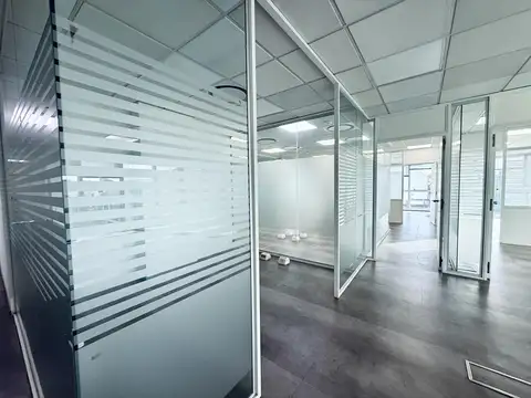 Oficina en Alquiler con 3 cocheras