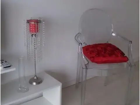 A Moreau De Justo 400