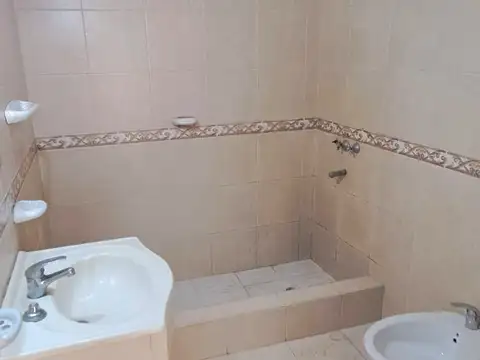 Alquiler amplio Departamento de 3 amb