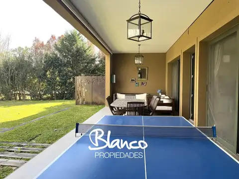 Casa 11 ambientes con 6 baños