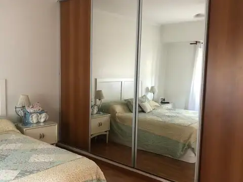 PH 4 AMBIENTES , INDEPENDIENTE , TERRAZA CON QUINCHO , DOS PATIOS EXCELENTE UBICACION