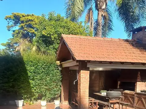 Venta casa 4 ambientes en el barrio Maschwitz Club