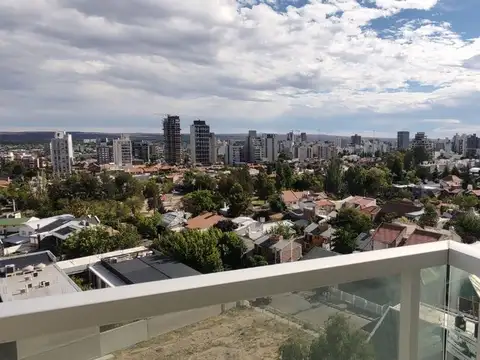 Doctor Luis Federico Leloir 900