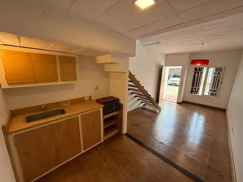 Casa 2 ambientes con 1 baño