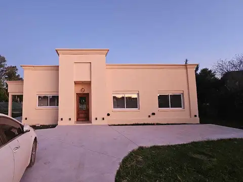 Casa en Venta con 1 cochera