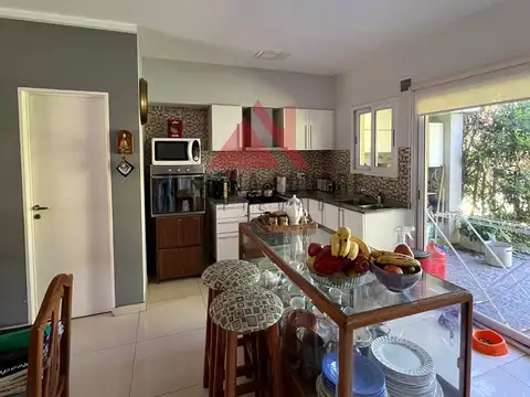 Casa 4 ambientes con 3 baños