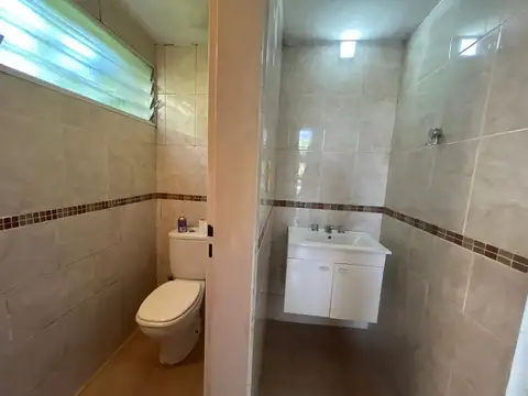 CASA 2 DORMITORIOS CON PILETA EN ALQUILER