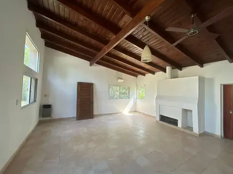 Casa en Alquiler con 1 cochera