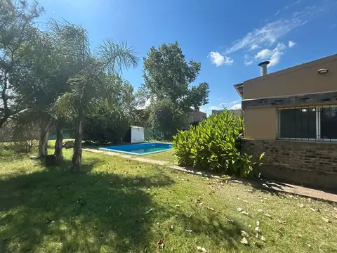 CASA 2 DORMITORIOS CON PILETA EN ALQUILER