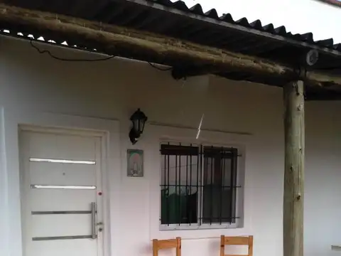 Casa 3 ambientes con 2 baños