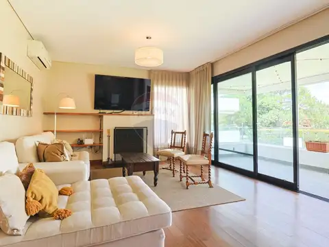 Departamento en Alquiler en Carrasco , USD 2.200