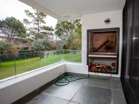 Departamento en Alquiler con 2 cocheras