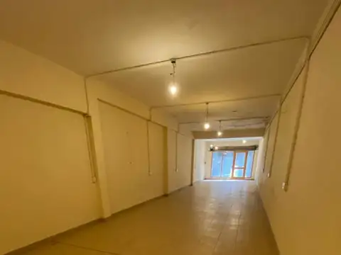 Local en Alquiler 40 años