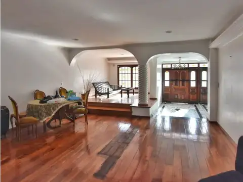EXCELENTE CASA CATAMARCA 2800  - PICHINCHA