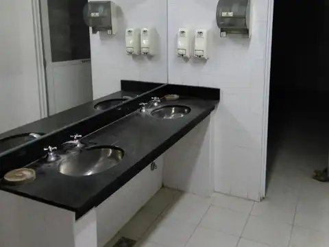 Local en Alquiler 40 años