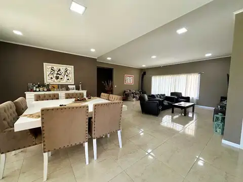 Avenida Juan Pablo II 1500