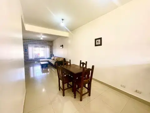 Depto Tipo Casa 4 ambientes con 2 baños