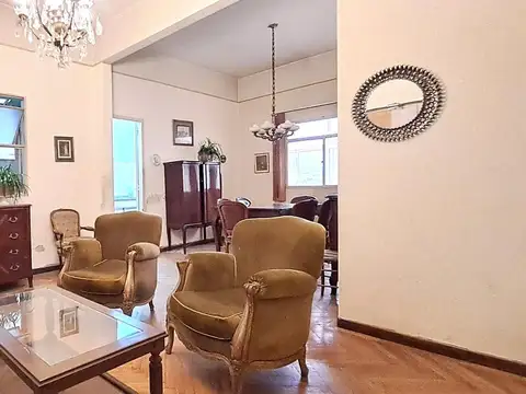 VENTA DEPARTAMENTO 3 AMBIENTES A RECICLAR CON PATIO - MONSERRAT